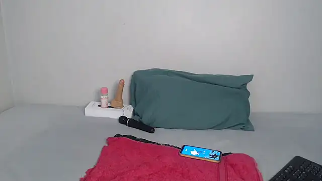 Snapshot of Sweet-PetiteX chatting on 12.14.25 Sweet-PetiteX online show from 12.14.25