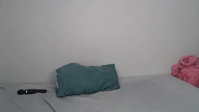 Snapshot of Sweet-PetiteX chatting on 12.16.25 Sweet-PetiteX online show from 12.16.25