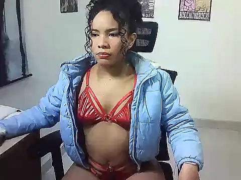 Snapshot of Gigi_Scott_ chatting on 12.01.25 Gigi Scott online show from 12.01.25