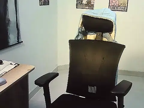 Snapshot of Gigi_Scott_ chatting on 12.02.25 Gigi Scott online show from 12.02.25