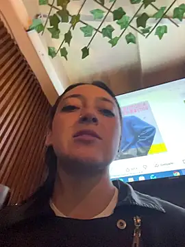 Lia  white online show from 11.30.25