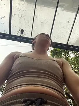 Lia  white online show from 12.16.25