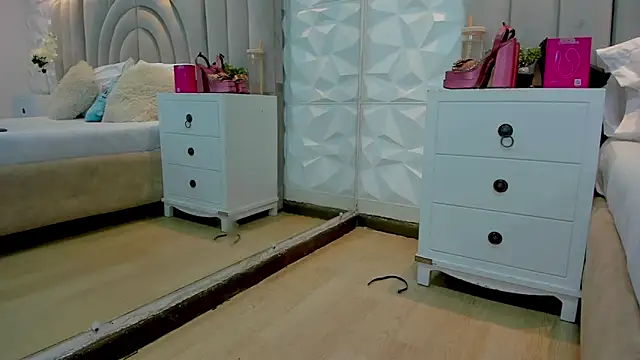 SweetKata  online show from 04.14.26