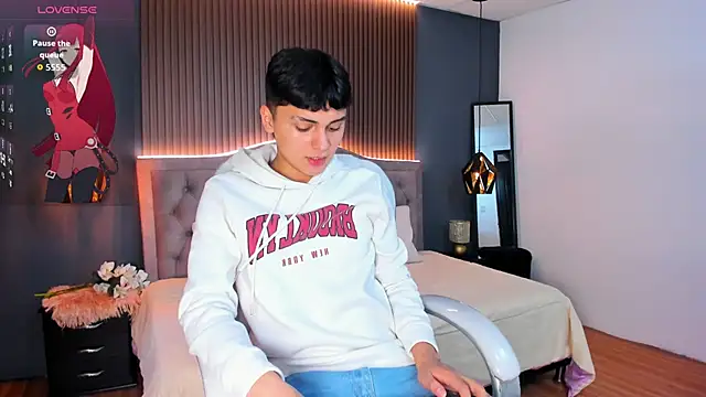 Snapshot of Maxii18_ chatting on 11.03.25 Maxii18 online show from 11.03.25