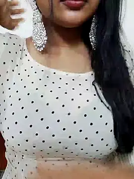 Snapshot of PORI-MONI2025 chatting on 11.13.25 PORI-MONI2025 online show from 11.13.25