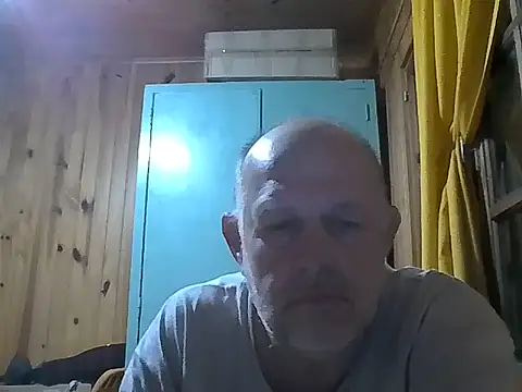 Snapshot of PedroXYZ25 chatting on 10.23.25 PedroXYZ25 online show from 10.23.25