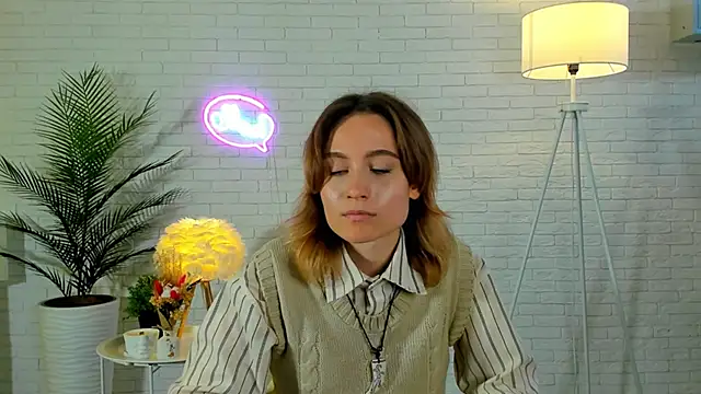 Snapshot of NicolettePebbles chatting on 10.23.25 NicolettePebbles online show from 10.23.25
