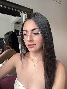 IslaCole online show from 02.02.26