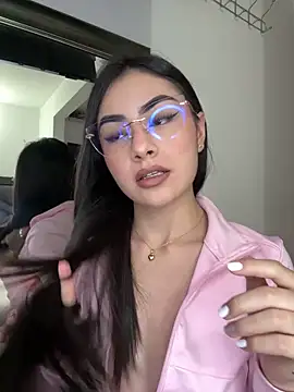 IslaCole online show from 02.04.26