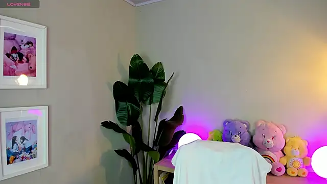 lexirouge   online show from 11.22.25