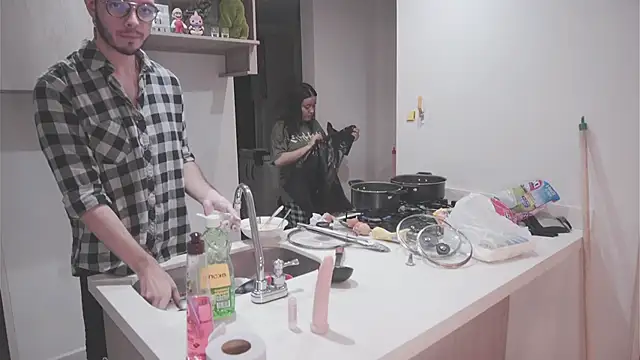 Snapshot of dan_and_daya chatting on 11.24.25 dan and daya online show from 11.24.25