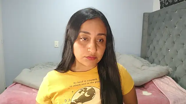 Snapshot of cute8smile chatting on 11.03.25 cute8smile online show from 11.03.25