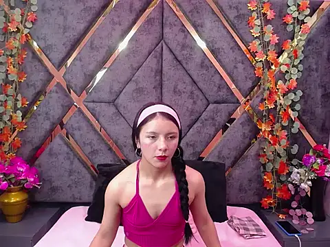 JulietaDiamond online show from 11.24.25