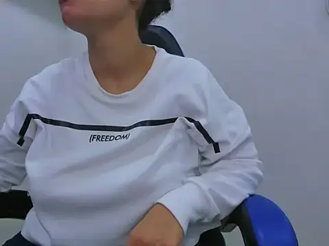 Snapshot of agata18_ chatting on 01.12.26 agata18 online show from 01.12.26