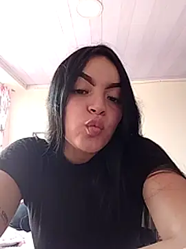 Snapshot of Nuvi_jonhs chatting on 10.30.25 Nuvi jonhs online show from 10.30.25