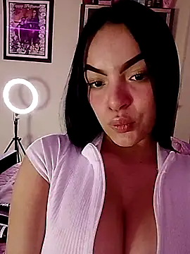 Snapshot of Nuvi_jonhs chatting on 11.27.25 Nuvi jonhs online show from 11.27.25