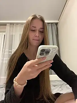 Snapshot of Angel_hotyy chatting on 10.30.25 Angel hotyy online show from 10.30.25