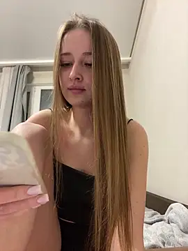 Snapshot of Angel_hotyy chatting on 11.29.25 Angel hotyy online show from 11.29.25