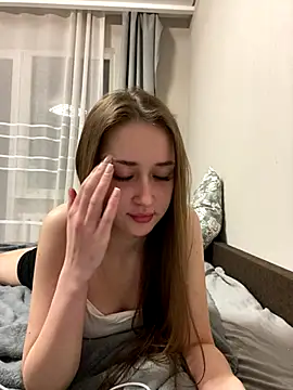 Snapshot of Angel_hotyy chatting on 12.17.25 Angel hotyy online show from 12.17.25