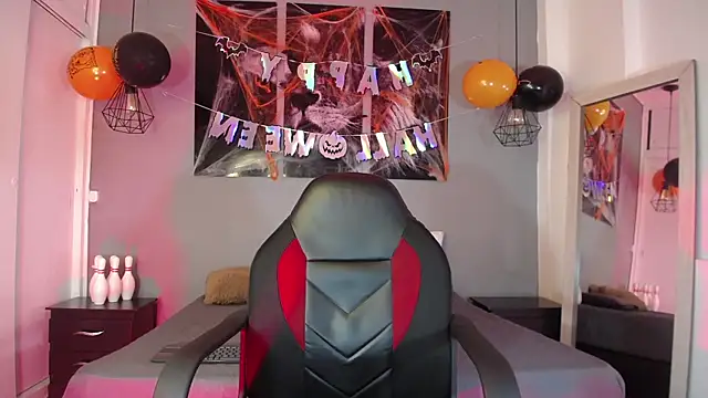 Snapshot of pool_vega chatting on 10.27.25 pool vega online show from 10.27.25