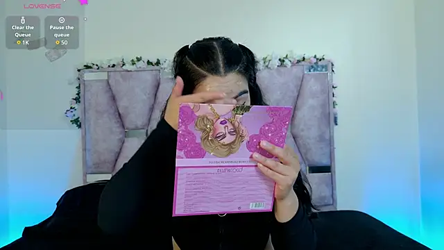 Iris mandarinne online show from 10.29.25