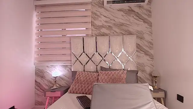 Snapshot of ellisrossi chatting on 11.13.25 ellisrossi online show from 11.13.25