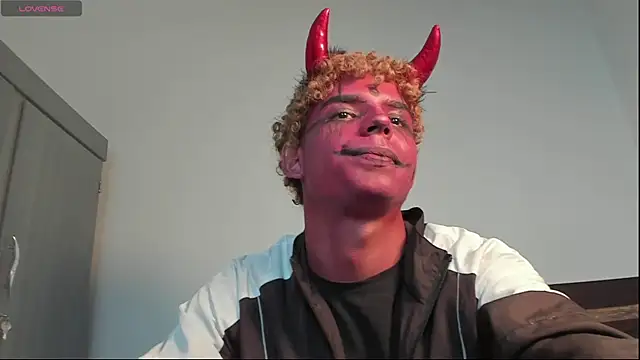 Snapshot of Daark_Eros chatting on 10.29.25 Daark Eros online show from 10.29.25