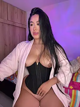 Snapshot of CHEL_21 chatting on 11.18.25 CHEL 21 online show from 11.18.25