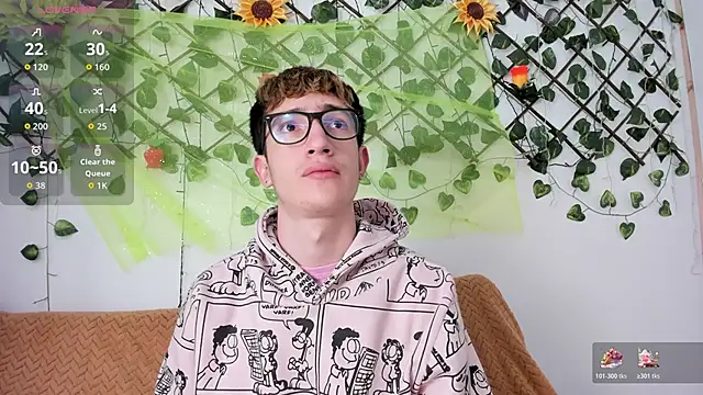 Snapshot of Erick_Taylor3 chatting on 10.31.25 Erick Taylor3 online show from 10.31.25