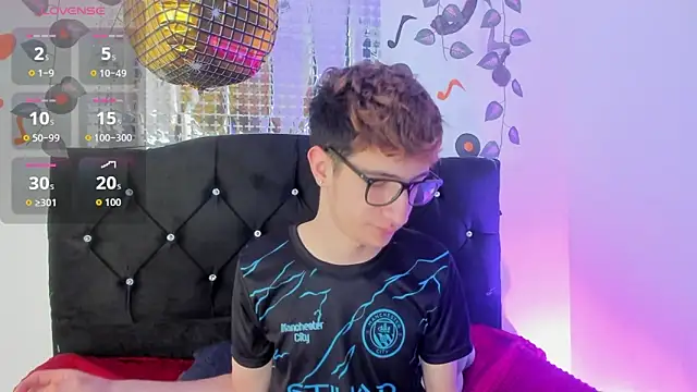 Snapshot of Erick_Taylor3 chatting on 11.01.25 Erick Taylor3 online show from 11.01.25