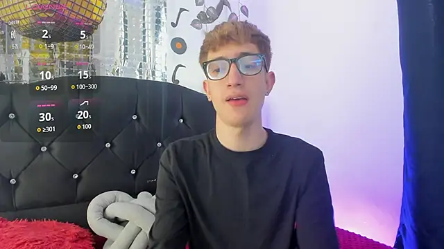 Snapshot of Erick_Taylor3 chatting on 11.06.25 Erick Taylor3 online show from 11.06.25