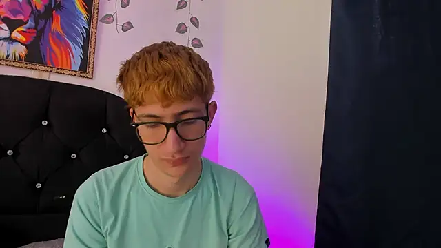 Snapshot of Erick_Taylor3 chatting on 11.18.25 Erick Taylor3 online show from 11.18.25