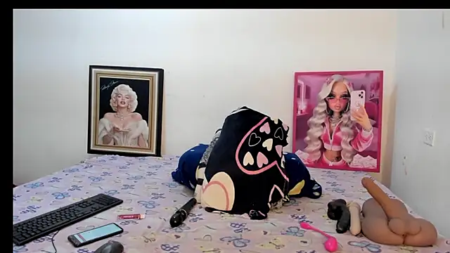 Snapshot of alahia66 chatting on 11.17.25 alahia66 online show from 11.17.25