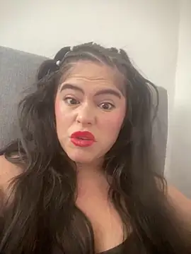 Snapshot of alahia66 chatting on 12.19.25 alahia66 online show from 12.19.25