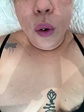 Rheetnena1 online show from 03.21.26