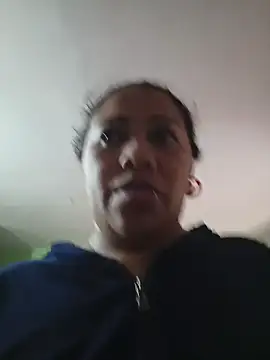 Snapshot of marimar_24 chatting on 10.28.25 marimar 24 online show from 10.28.25