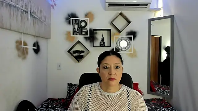 Snapshot of tatis_sofia chatting on 11.20.25 tatis sofia online show from 11.20.25