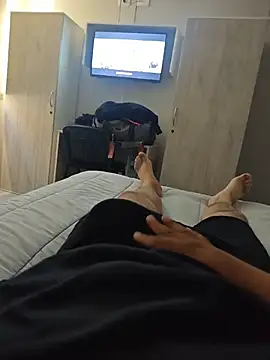 Snapshot of mbrc35 chatting on 11.20.25 mbrc35 online show from 11.20.25