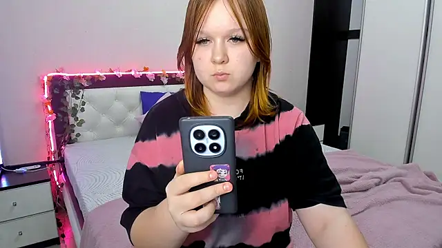 Lovly Vixen online show from 11.22.25