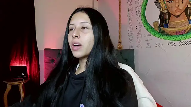Snapshot of melissa__dolce chatting on 05.18.26 melissa dolce online show from 05.18.26
