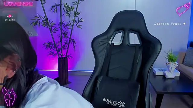 Snapshot of JessicaPratt chatting on 01.16.25 JessicaPratt online show from 01.16.25