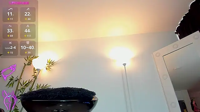 Snapshot of JessicaPratt chatting on 09.29.25 JessicaPratt online show from 09.29.25