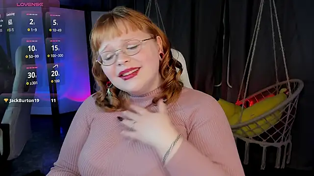 Snapshot of LottieReed chatting on 11.29.25 LottieReed online show from 11.29.25