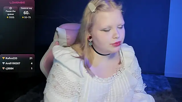 Snapshot of LottieReed chatting on 05.16.26 LottieReed online show from 05.16.26