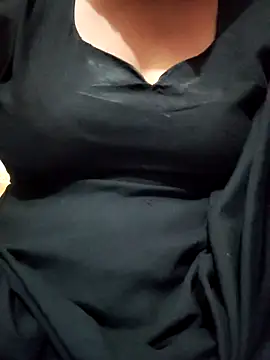 Snapshot of Pyaar_Ki_Pooja chatting on 11.04.25 Pyaar Ki Pooja online show from 11.04.25