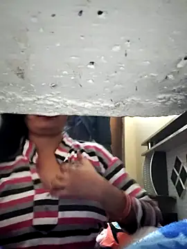 Snapshot of Pyaar_Ki_Pooja chatting on 12.16.25 Pyaar Ki Pooja online show from 12.16.25