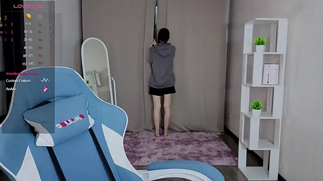 Snapshot of Ksarina chatting on 11.15.25 Ksarina online show from 11.15.25