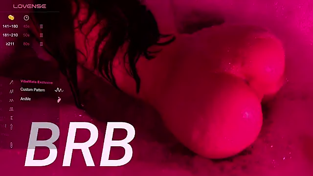 Snapshot of Ksarina chatting on 12.02.25 Ksarina online show from 12.02.25