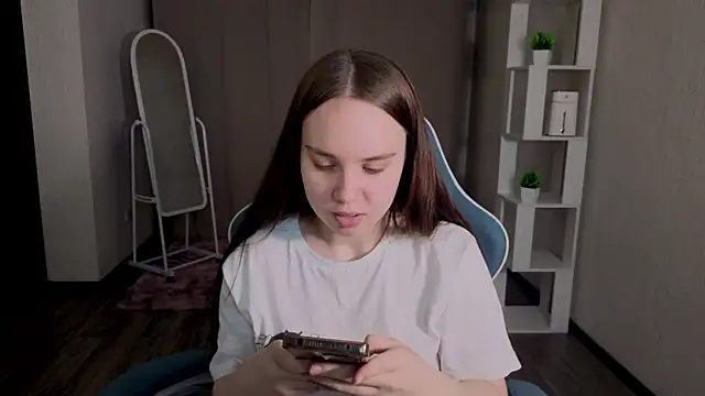 LunaDreeam online show from 11.19.25