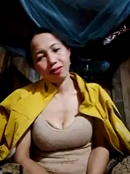 Snapshot of TRIEUTRIEU20 chatting on 10.28.25 TRIEUTRIEU20 online show from 10.28.25